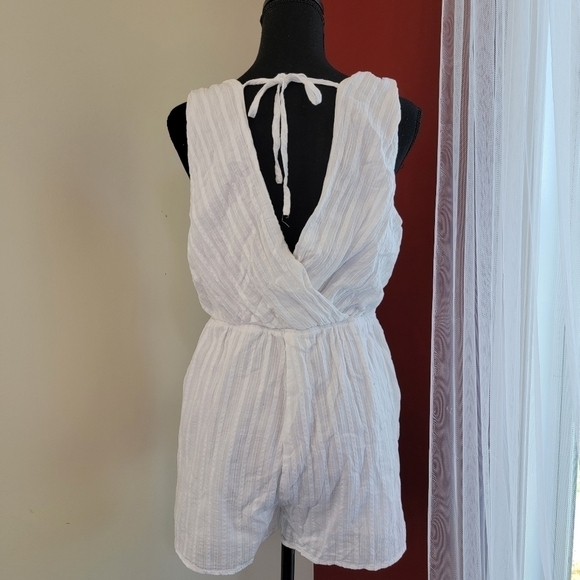 White 100% Textured Striped Cotton Sleeveless Romper Size L EUC - Picture 2 of 14